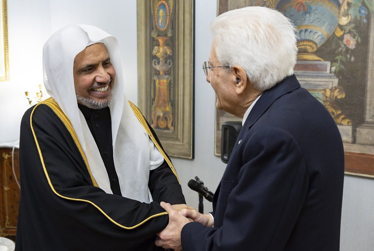 El Presidente de la República Italiana, el Sr. Sergio Mattarella, recibió anoche en el palacio presidencial de Roma al Secretario General de la Liga del Mundo Islámico, Presidente de la Comisión de Ulemas, el Sheij Mohammed Al-Issa.