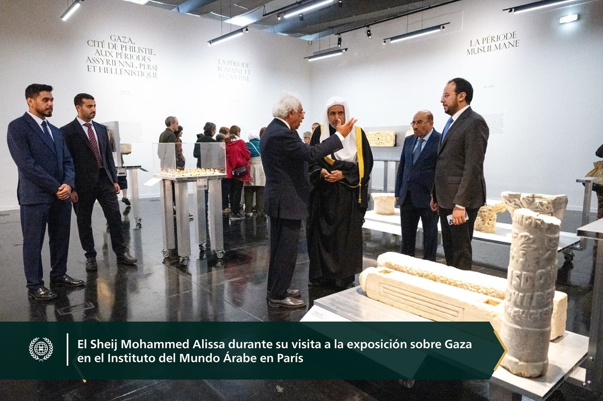 Una visita importante a la primera exposición sobre Gaza (la devastada), que documenta su largo legado civilizacional mediante fotografías y vídeos de sitios históricos inscritos en la UNESCO que han sido destruidos, incluidas mezquitas, iglesias y zonas arqueológicas: